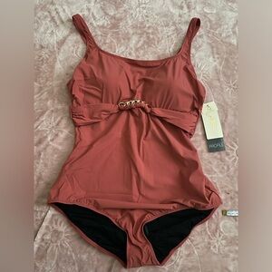 Elegant Coral One-Piece Swimsuit
Unchain My Heart Round Neck